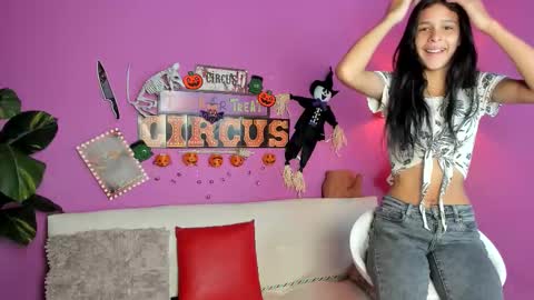 Snapshot of erika1717 chatting on October 2025 03:02:02 PM erika1717 online show from October 2025 03:02:02 PM