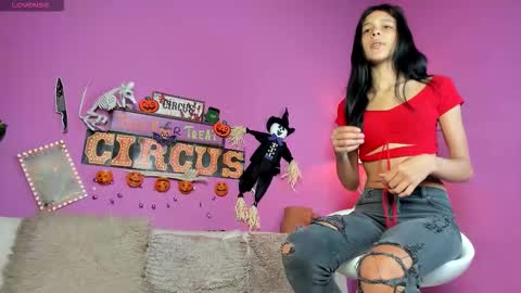 Snapshot of erika1717 chatting on October 2025 01:23:02 PM erika1717 online show from October 2025 01:23:02 PM