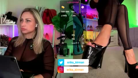 Snapshot of erika_kirman chatting on November 2025 02:39:01 PM Erika online show from November 2025 02:39:01 PM
