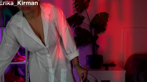 Snapshot of erika_kirman chatting on May 2026 10:09:02 AM Erika online show from May 2026 10:09:02 AM