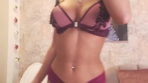 Snapshot of erikabeee1 chatting on February 2025 06:37:02 AM Erikabeee online show from February 2025 06:37:02 AM