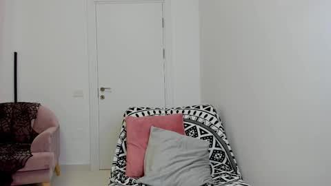 Snapshot of erikabeee1 chatting on November 2025 06:34:02 AM Erikabeee online show from November 2025 06:34:02 AM