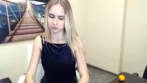 Snapshot of erikagavin chatting on December 2024 03:54:02 PM Erika online show from December 2024 03:54:02 PM