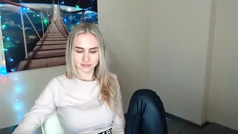 Snapshot of erikagavin chatting on January 2025 03:40:02 PM Erika online show from January 2025 03:40:02 PM