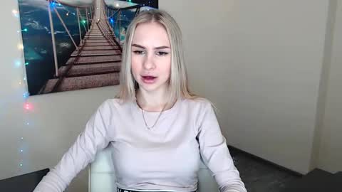 Snapshot of erikagavin chatting on January 2025 01:00:02 PM Erika online show from January 2025 01:00:02 PM