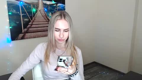 Snapshot of erikagavin chatting on January 2025 04:01:02 PM Erika online show from January 2025 04:01:02 PM