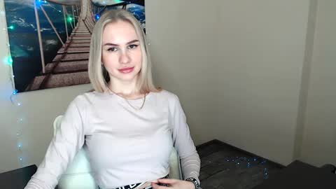 Snapshot of erikagavin chatting on January 2025 01:07:01 PM Erika online show from January 2025 01:07:01 PM