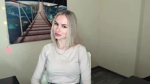 Snapshot of erikagavin chatting on February 2025 01:05:01 PM Erika online show from February 2025 01:05:01 PM