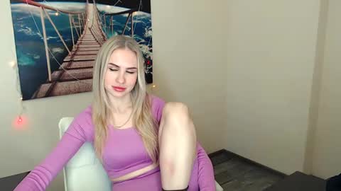 Snapshot of erikagavin chatting on February 2025 10:04:02 AM Erika online show from February 2025 10:04:02 AM