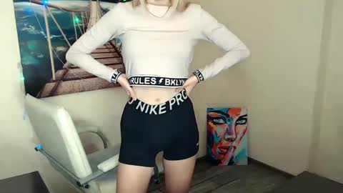 Snapshot of erikagavin chatting on March 2025 04:35:02 PM Erika online show from March 2025 04:35:02 PM