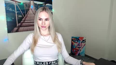 Snapshot of erikagavin chatting on September 2025 11:54:01 AM Erika online show from September 2025 11:54:01 AM