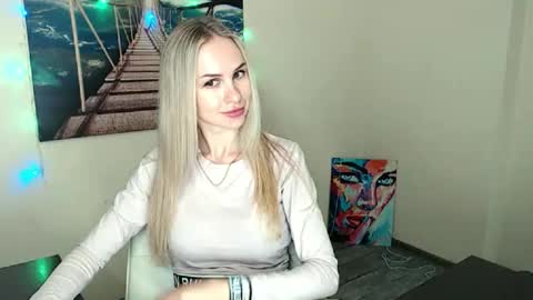 Snapshot of erikagavin chatting on September 2025 11:45:01 AM Erika online show from September 2025 11:45:01 AM