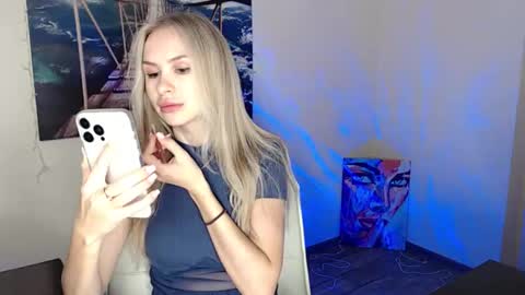 Snapshot of erikagavin chatting on October 2025 11:52:01 AM Erika online show from October 2025 11:52:01 AM