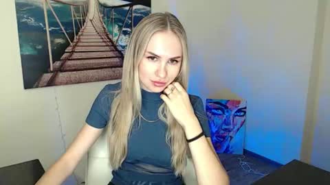 Snapshot of erikagavin chatting on October 2025 12:53:02 PM Erika online show from October 2025 12:53:02 PM