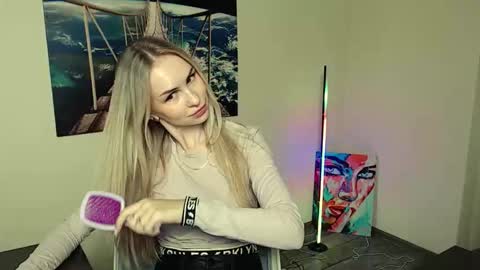 Snapshot of erikagavin chatting on November 2025 01:10:02 PM Erika online show from November 2025 01:10:02 PM