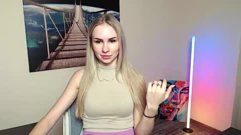 Snapshot of erikagavin chatting on November 2025 12:59:01 PM Erika online show from November 2025 12:59:01 PM