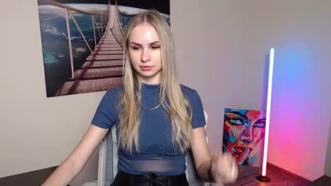 Snapshot of erikagavin chatting on November 2025 01:55:01 PM Erika online show from November 2025 01:55:01 PM