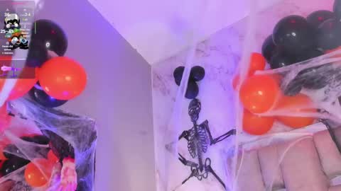 Snapshot of erikamontiel__ chatting on October 2025 08:29:02 PM Erika online show from October 2025 08:29:02 PM