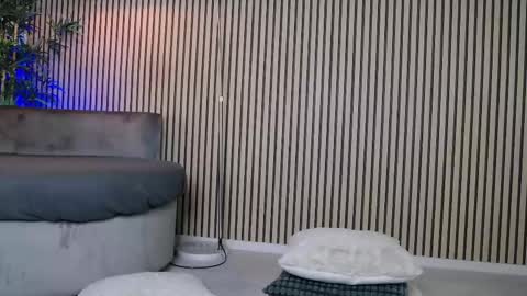 Snapshot of erikarossee chatting on December 2025 06:07:01 AM erikarossee online show from December 2025 06:07:01 AM