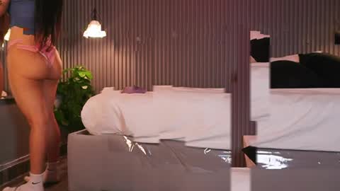 Eri  online show from April 2026 08:25:02 PM