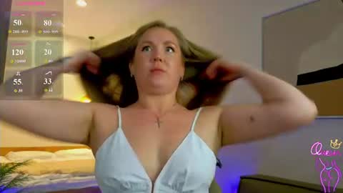 Snapshot of erinmilk chatting on June 2026 08:00:02 PM Erin online show from June 2026 08:00:02 PM