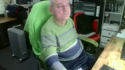 ernello online show from November 2025 05:51:01 AM