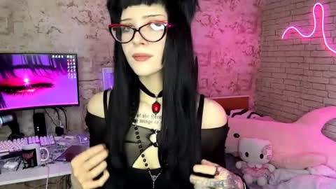 Nina online show from February 2026 07:04:01 AM