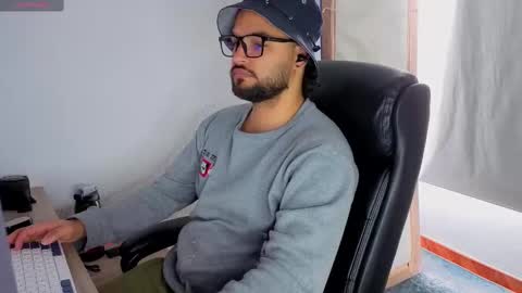 Snapshot of ernesto_rodriguez_82 chatting on October 2025 03:53:01 PM ernesto rodriguez 82 online show from October 2025 03:53:01 PM