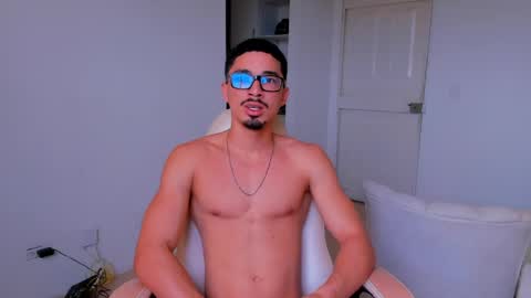 Snapshot of eros_becker_ chatting on May 2026 08:16:02 PM eros_becker_ online show from May 2026 08:16:02 PM