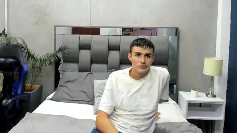 Eros Mancini online show from December 2025 04:10:01 AM