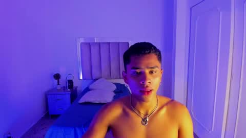 Snapshot of eros_wild chatting on March 2025 08:22:01 AM eros_wild online show from March 2025 08:22:01 AM