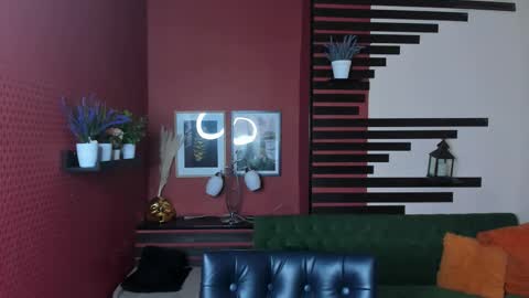 Snapshot of erospulse chatting on December 2025 12:00:01 PM Hanzo online show from December 2025 12:00:01 PM