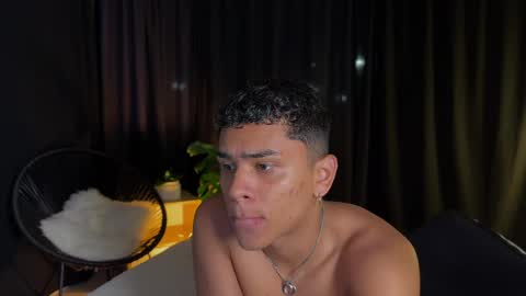 Snapshot of eroswild_ chatting on March 2026 03:52:02 AM Eros Wild online show from March 2026 03:52:02 AM