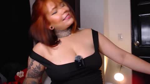 Snapshot of erothopia_ chatting on December 2025 12:05:02 AM yhoa online show from December 2025 12:05:02 AM