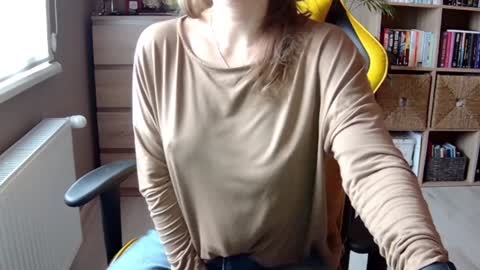 Melissa   online show from December 2024 08:48:01 AM