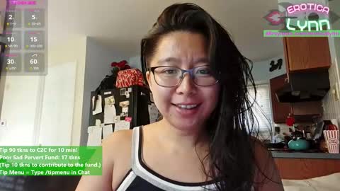 Snapshot of eroticalynn chatting on November 2025 07:24:01 PM Lynn online show from November 2025 07:24:01 PM