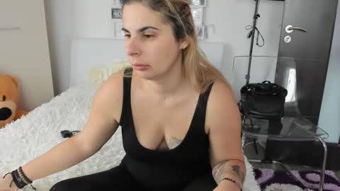 Snapshot of eroticsensualkitty4u chatting on December 2024 08:05:01 AM eroticsensualkitty4u online show from December 2024 08:05:01 AM