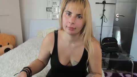 Snapshot of eroticsensualkitty4u chatting on December 2024 12:22:02 PM eroticsensualkitty4u online show from December 2024 12:22:02 PM