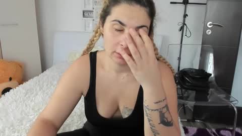 Snapshot of eroticsensualkitty4u chatting on December 2024 08:37:02 AM eroticsensualkitty4u online show from December 2024 08:37:02 AM