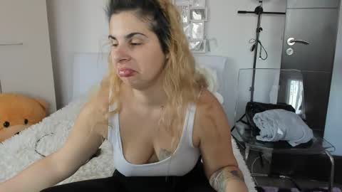 Snapshot of eroticsensualkitty4u chatting on January 2025 07:45:01 AM eroticsensualkitty4u online show from January 2025 07:45:01 AM