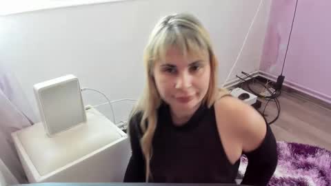 Snapshot of eroticsensualkitty4u chatting on February 2025 11:55:01 AM eroticsensualkitty4u online show from February 2025 11:55:01 AM