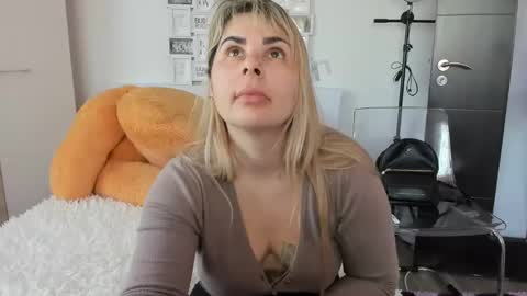 Snapshot of eroticsensualkitty4u chatting on February 2025 12:37:01 PM eroticsensualkitty4u online show from February 2025 12:37:01 PM