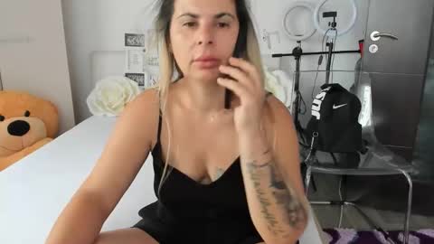 Snapshot of eroticsensualkitty4u chatting on September 2025 07:19:01 AM eroticsensualkitty4u online show from September 2025 07:19:01 AM