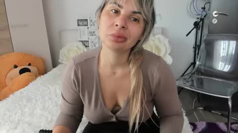 Snapshot of eroticsensualkitty4u chatting on October 2025 07:42:02 AM eroticsensualkitty4u online show from October 2025 07:42:02 AM