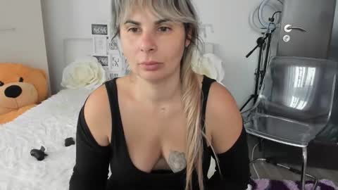 Snapshot of eroticsensualkitty4u chatting on October 2025 11:00:02 AM eroticsensualkitty4u online show from October 2025 11:00:02 AM