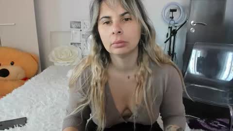 Snapshot of eroticsensualkitty4u chatting on November 2025 09:41:01 AM eroticsensualkitty4u online show from November 2025 09:41:01 AM