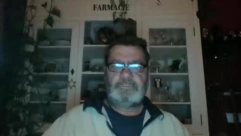Snapshot of erwin1966 chatting on January 2025 02:41:01 AM Erwins room welcome sound on online show from January 2025 02:41:01 AM