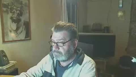 Snapshot of erwin1966 chatting on January 2025 01:35:01 AM Erwins room welcome sound on online show from January 2025 01:35:01 AM