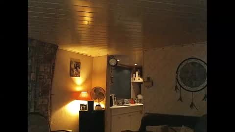 Snapshot of erwin1966 chatting on February 2025 08:37:01 PM Erwins room welcome sound on online show from February 2025 08:37:01 PM
