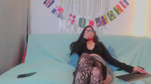 Snapshot of erzsidragon chatting on March 2026 01:33:01 PM ErzsiDragon online show from March 2026 01:33:01 PM
